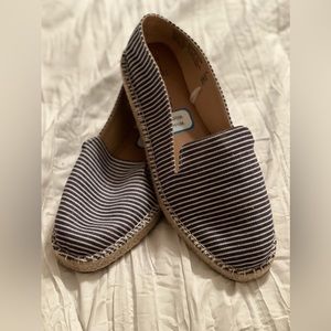 Woman’s size 11 wide with espadrille new